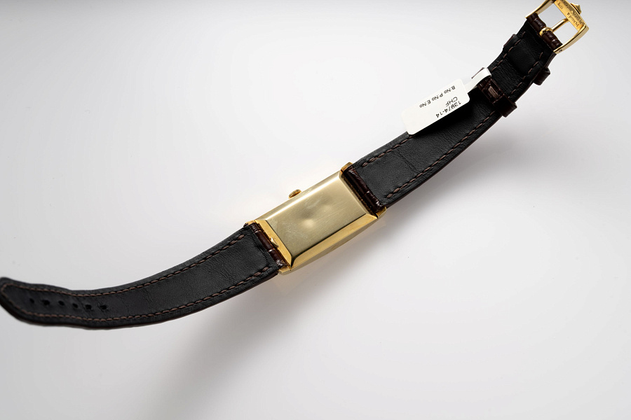 Automatic Curved Watch Ref. 124105 in 18k Yellow Gold