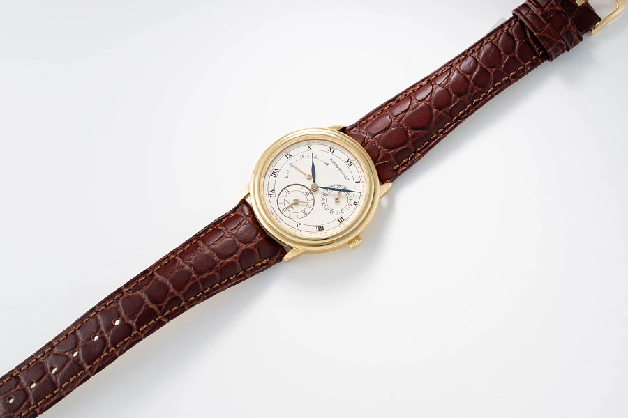 Dual Time Ref. 25685BA in 18k Yellow Gold