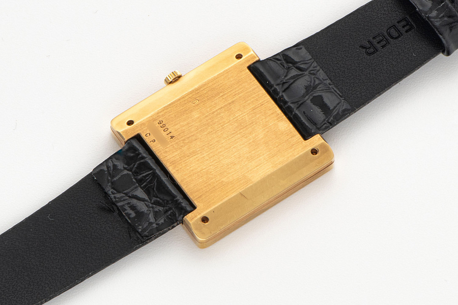 Square Clous de Paris Ref. 99014 in 18k Yellow Gold