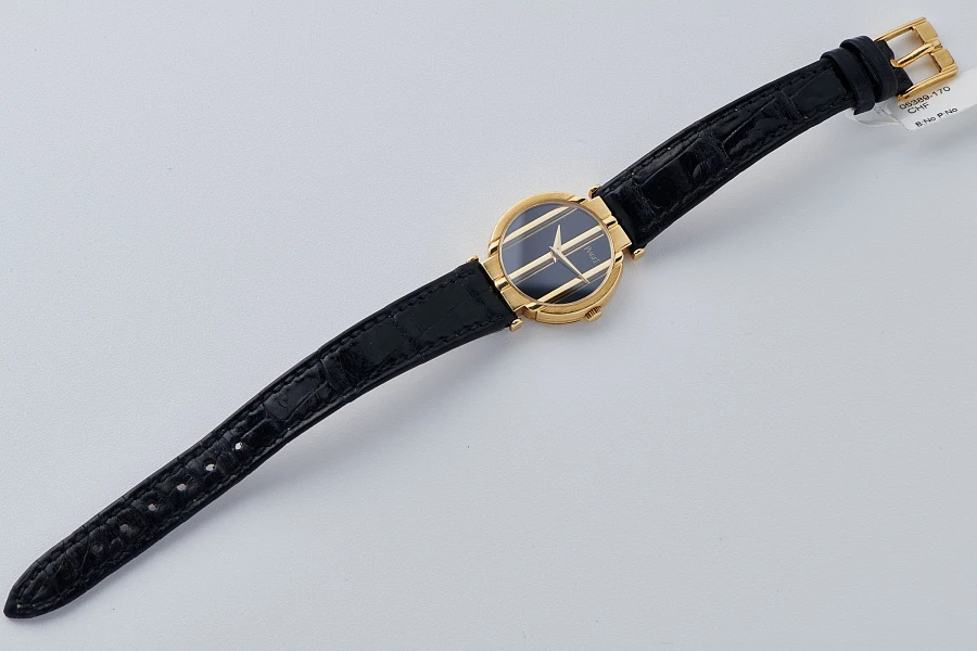 Protocole Ref. 8263 with Onyx Dial in 18k Yellow Gold