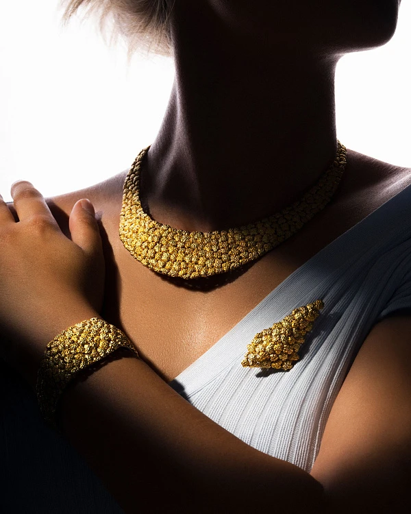 Watch and Jewelry Set in 18k Yellow Gold