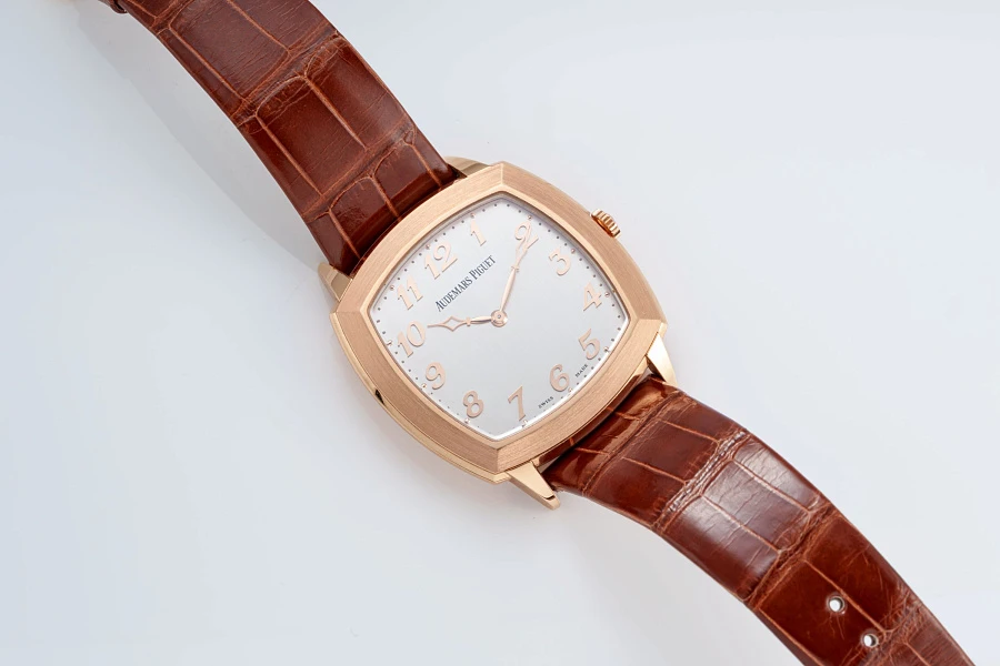 Tradition Ref. 15335OR in 18k Rose Gold