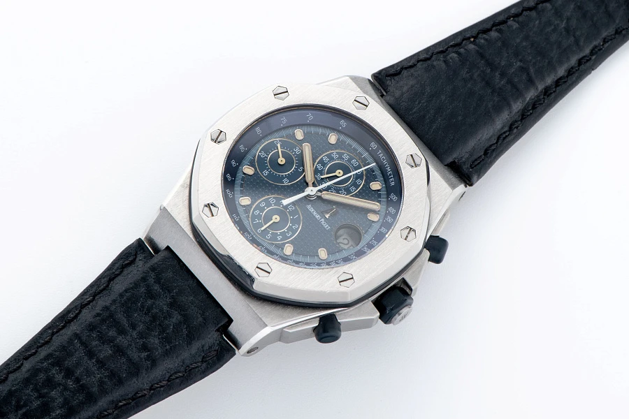 Early Offshore 'Beast' Ref. 25721 in Stainless Steel