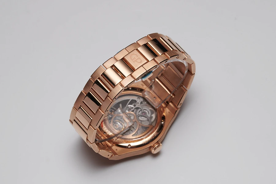 Laureato Skeleton