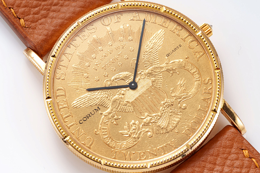 Quartz Coin Watch in 18k Yellow Gold