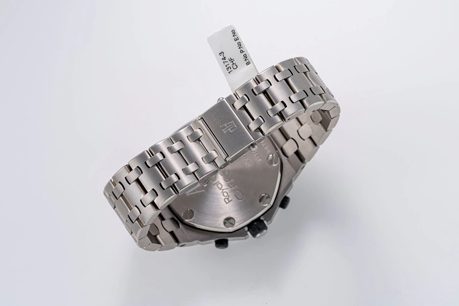 Royal Oak Offshore Ref. 26170TI in Titanium