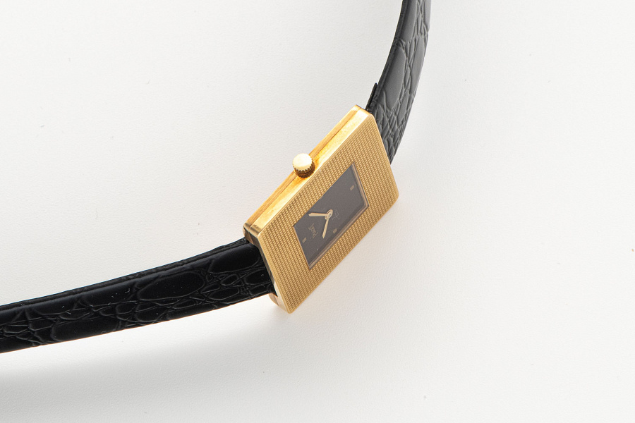 Square Clous de Paris Ref. 99014 in 18k Yellow Gold