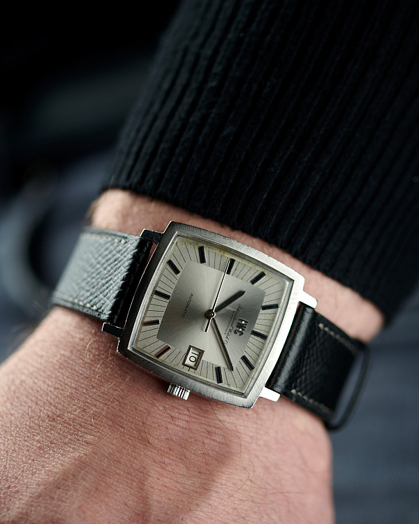 Square Automatic Vintage