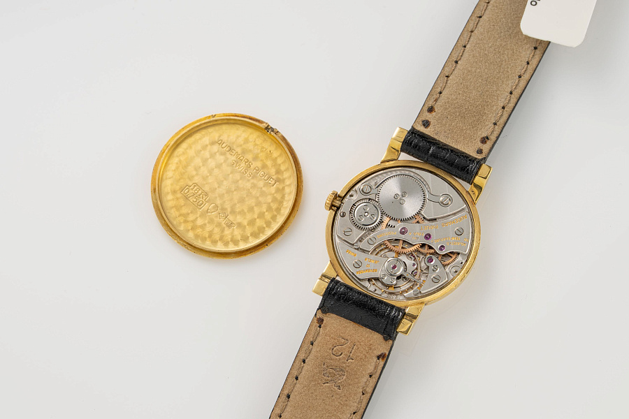 Ladies Watch in 18k Yellow Gold