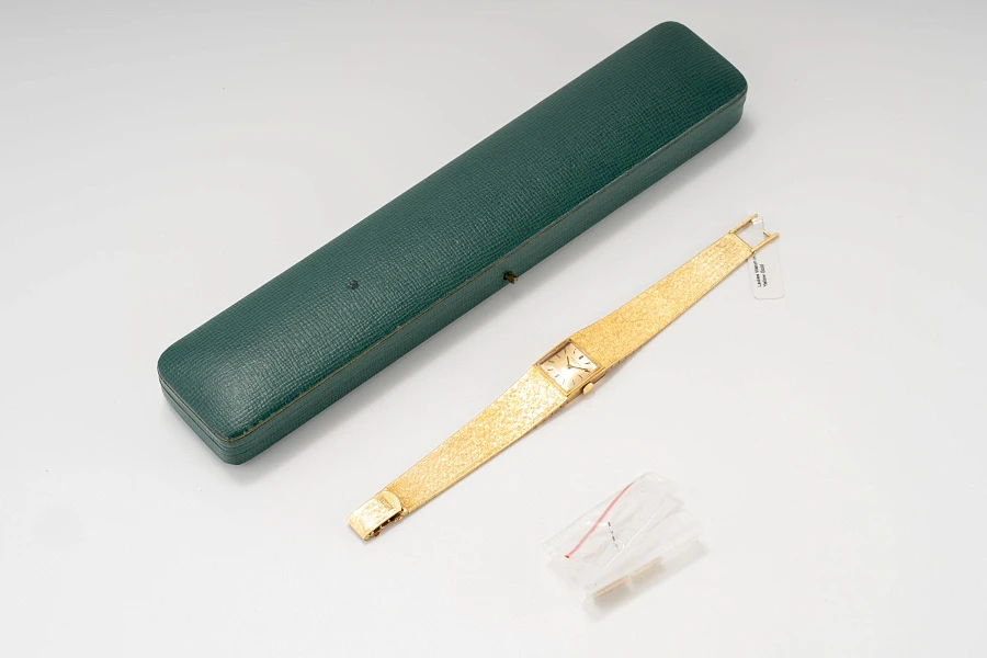 Ladies Watch in 18k Yellow Gold