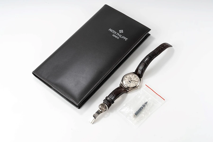 Annual Calendar Ref. 5146G in 18k White Gold