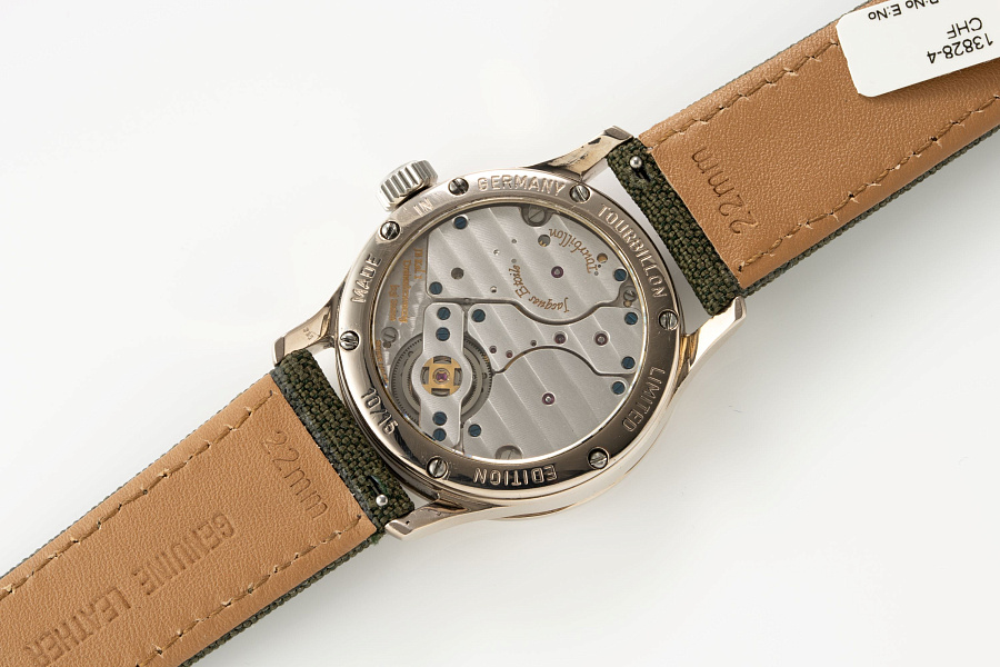 Tourbillon in 18k White Gold