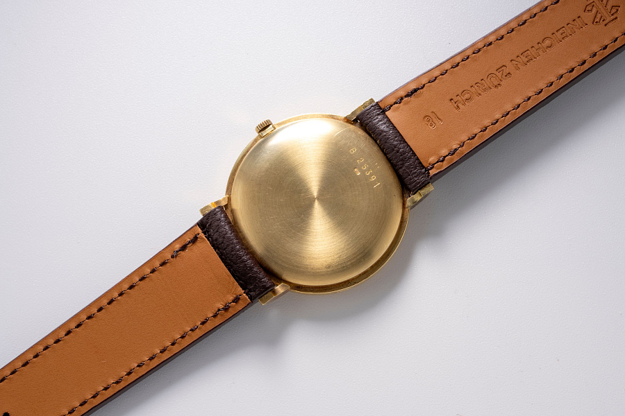 Ultra Thin Dress Watch in 18k Yellow Gold