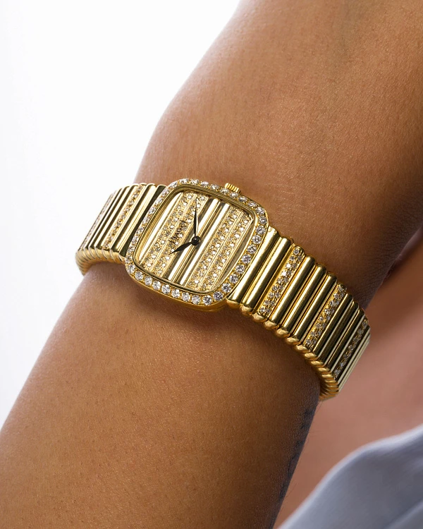 Ladies Watch Ref. 9905 in 18k Yellow Gold