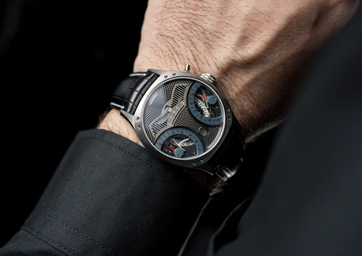 Racer Jumping Hour GMT Piece Unique