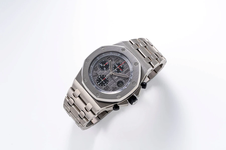 Royal Oak Offshore Ref. 26170TI in Titanium