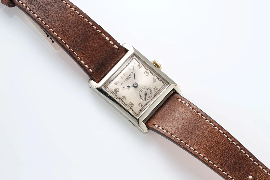 Pre-Reference Square in 18k White Gold