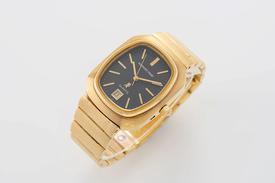 Beta 21 Ref. 6001BA in 18k Yellow Gold