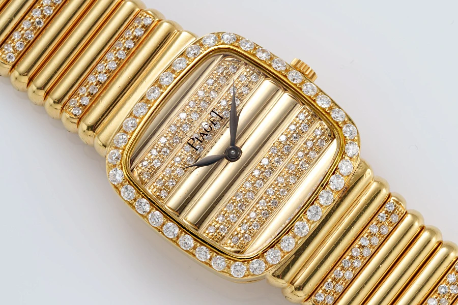 Ladies Watch Ref. 9905 in 18k Yellow Gold