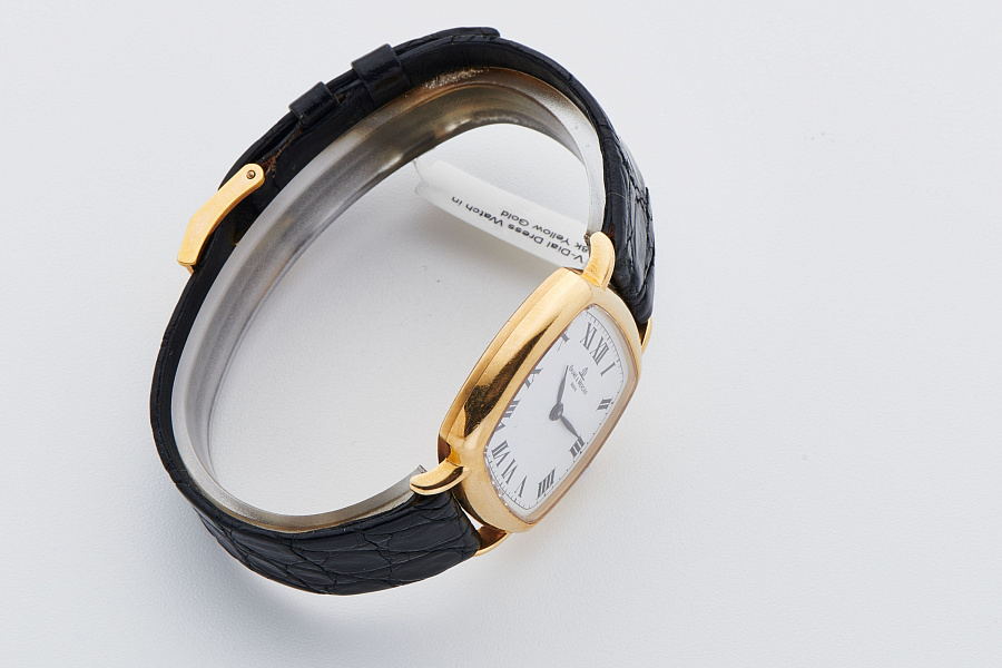 TV-Dial Dress Watch Ref. 37078 in 18k Yellow Gold