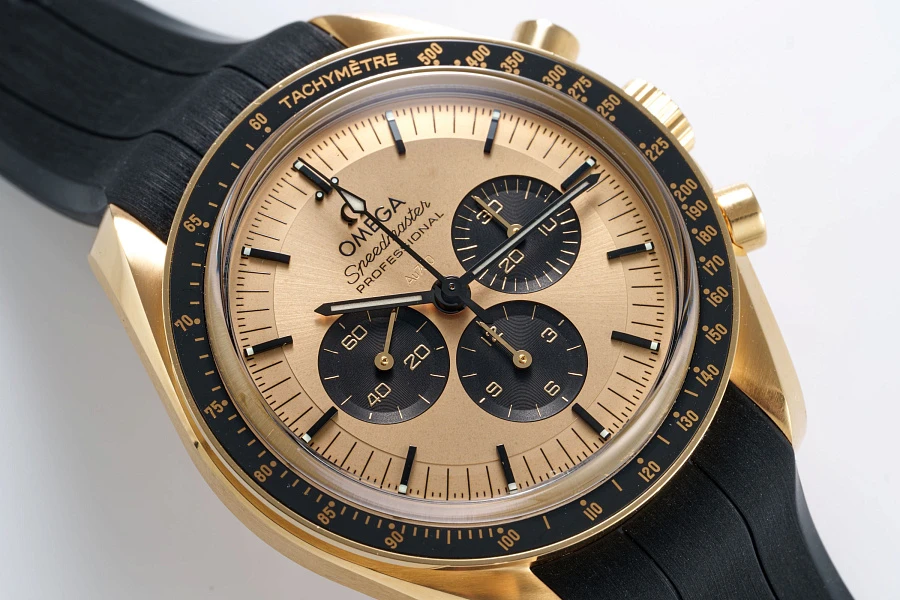 Speedmaster in 18k Yellow Gold