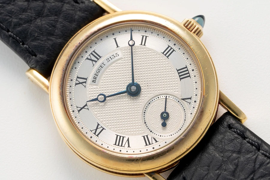 Classique Ladies Watch in 18k Yellow Gold