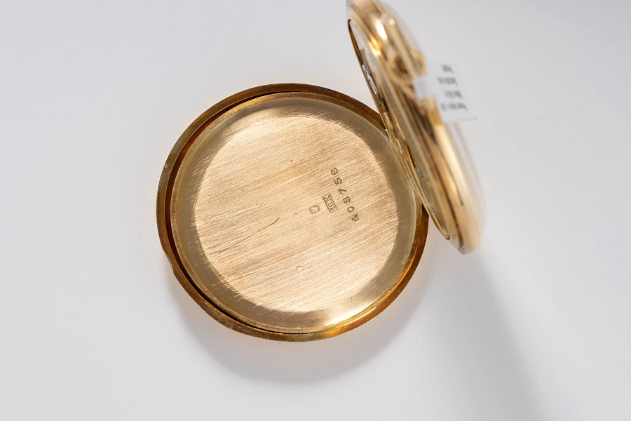 Pocket Watch in 18k Yellow Gold on Decorative Seal Pendant