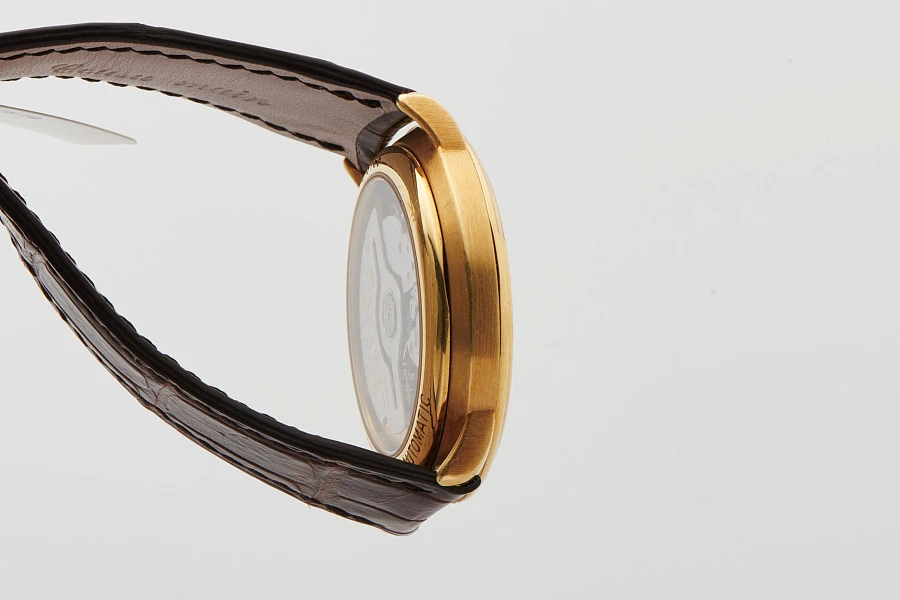 Star Wheel Ref. 25720BA in 18k Yellow Gold