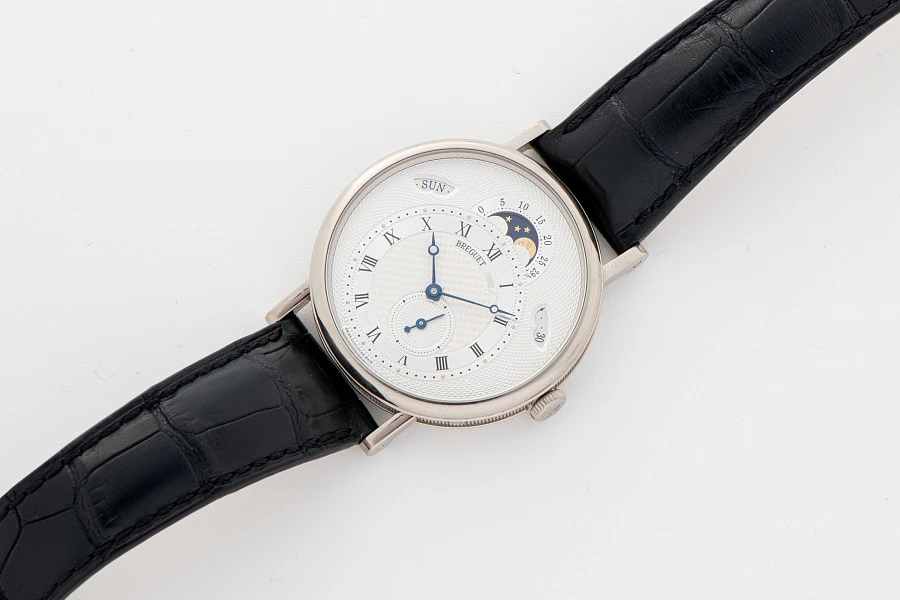 Classique Calendar Ref. 7337BB in 18k White Gold