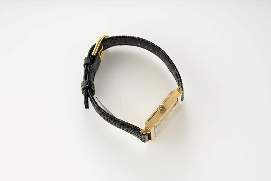 Automatic Square Ref. 14249 SC in 18k Yellow Gold