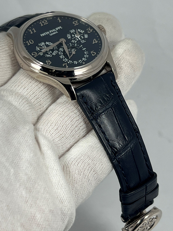 Perpetual Calendar 5327 White Gold