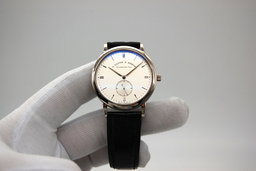 Saxonia 18k White Gold