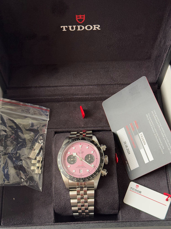 Heritage Black Bay Chronograph Inter Miami Pink 79360