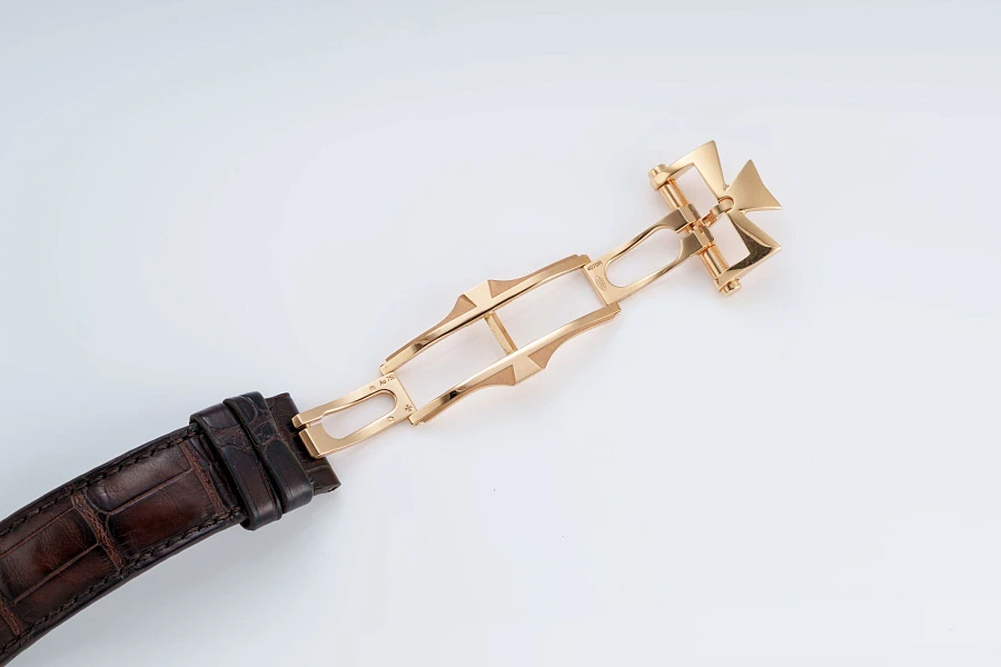 Historiques Cornes des Vaches Chronograph in 18k Rose Gold