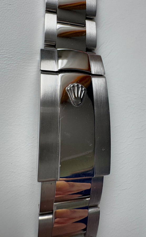 Milgauss 116400 White dial