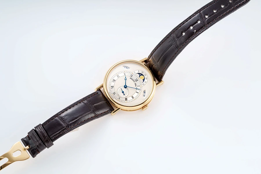 Classique Ref. 7337 in 18k Yellow Gold