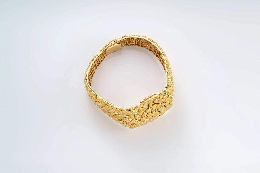 Watch and Jewelry Set in 18k Yellow Gold