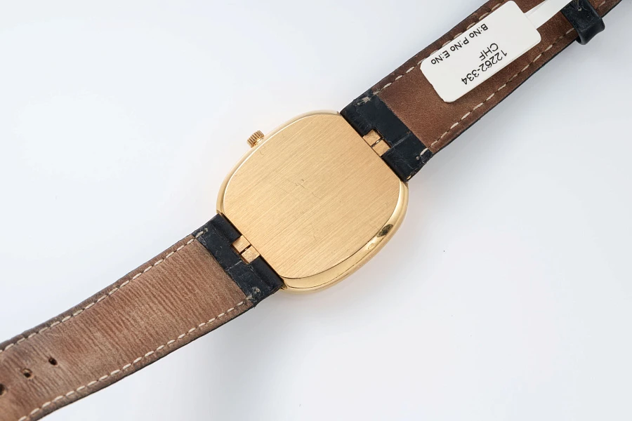 Ellipse Quartz Ref. 3838 in 18k Yellow Gold