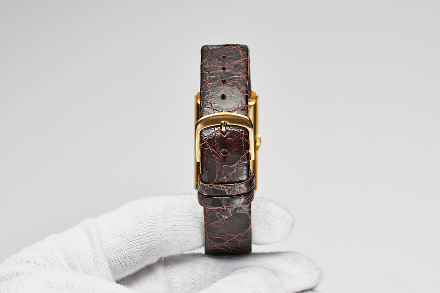 Rectangular 750/1000 Yellow Gold