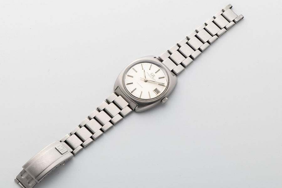 1970s Cushion Case Electronic Tuning Fork Watch