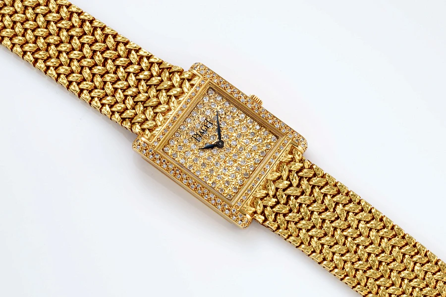 Tank Ref. 90805 D2 in 18k Yellow Gold