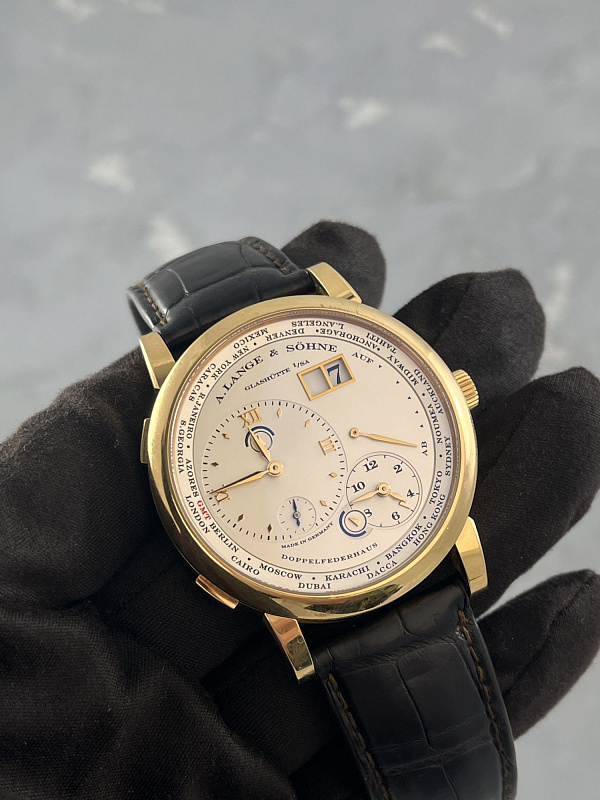 Lange 1 Time Zone Rose Gold