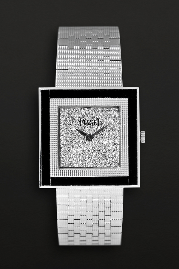 Vintage Square Ref. 9200 in 18k White Gold with Diamonds & Onyx Dial