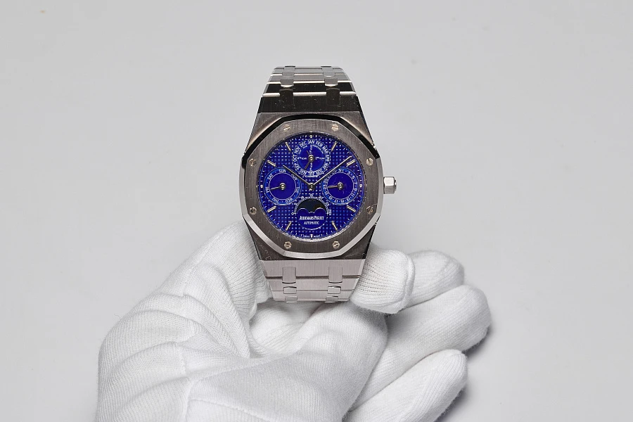 Royal Oak Perpetual Calender Yves Klein