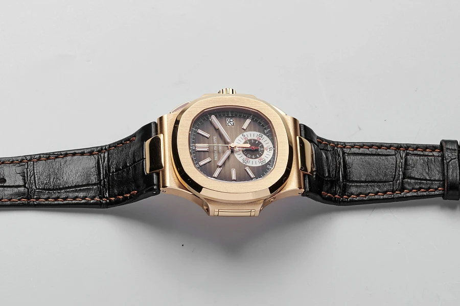 Nautilus Chronograph Date