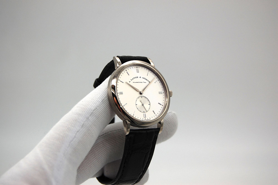 Saxonia 18k White Gold