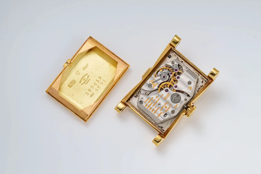 Rectangular Ref. 4591 in 18k Yellow Gold