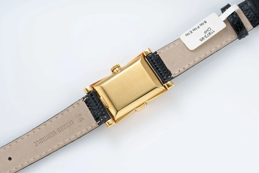 Rectangular Ref. 4591 in 18k Yellow Gold