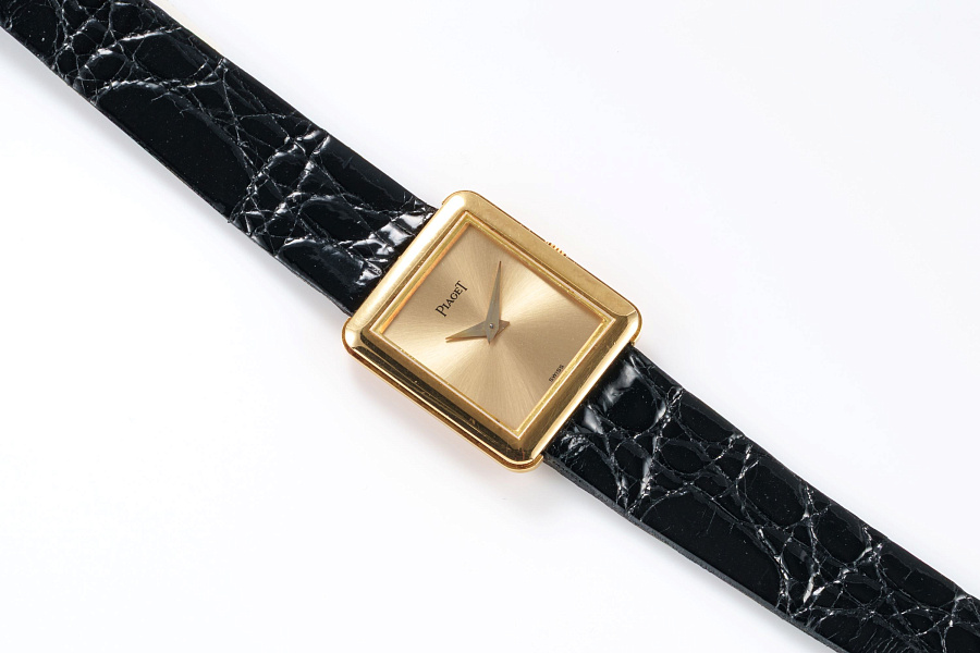 Tank Ref. 41542 in 18k Yellow Gold