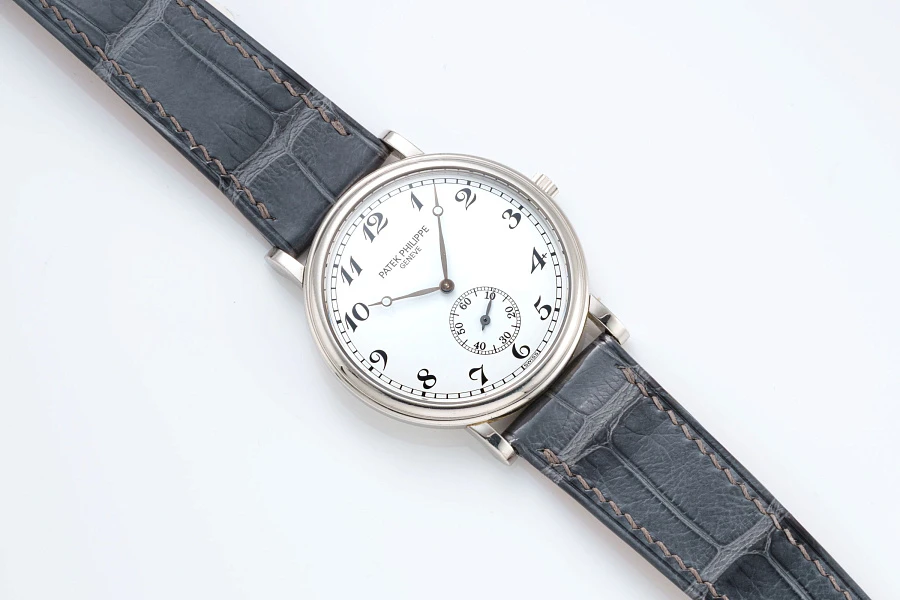 Calatrava Ref. 5022P in Platinum